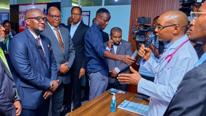 Waziri wa Afya Mhe. Mohamed Omary Mchengerwa atembelea Hospi ...