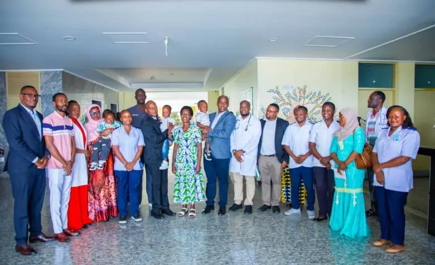 BALOZI WA TANZANIA NCHINI BURUNDI NA BALOZI WA BURUNDI NCHINI TANZANIA WATEMBELEA BMH KUWAJULIA HALI WATOTO WA BURUNDU WALIOFANYIWA UPASUAJI WA MOYO