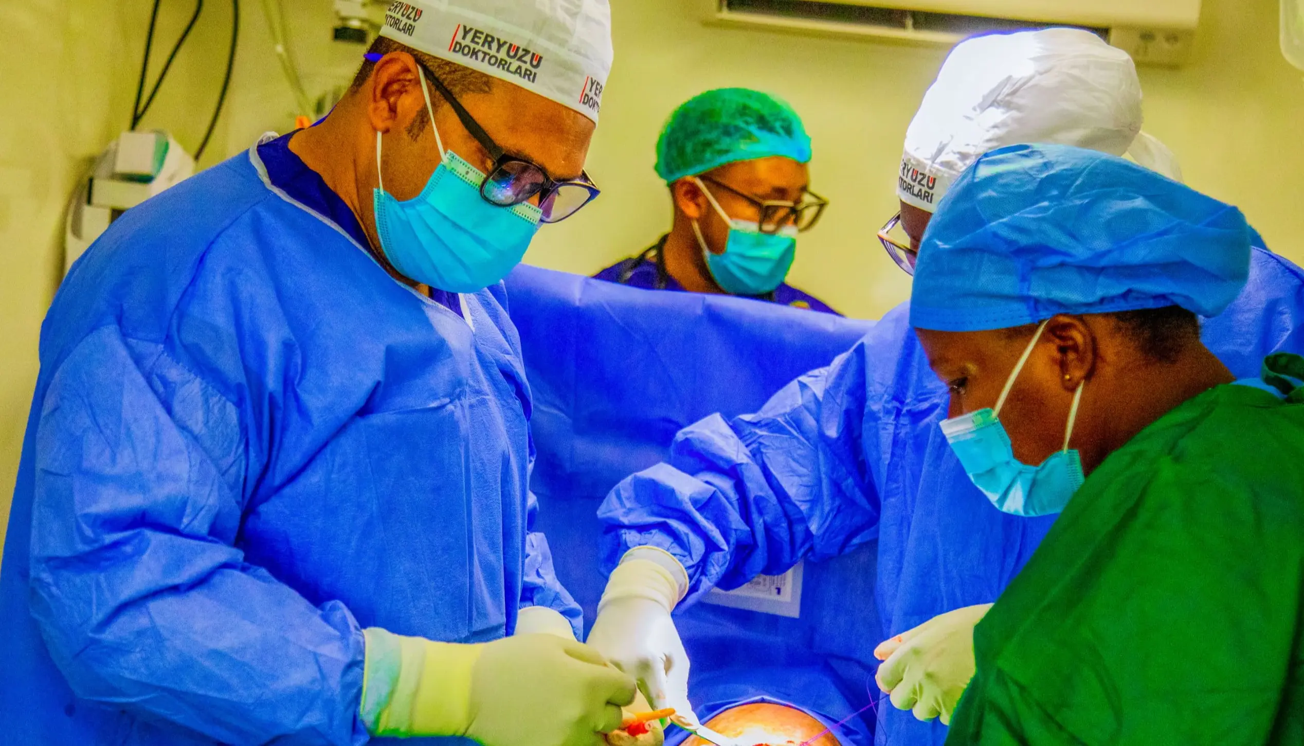 WAZIRI WA AFYA BURUNDI AZINDUA KAMBI YA MADAKTARI BINGWA WA HOSPITALI YA BENJAMIN MKAPA.
